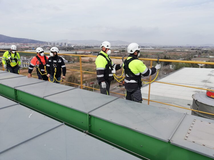 Velocidad máxima del viento para trabajos en altura.