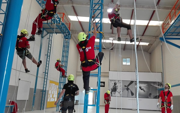 Tipos de anclaje en trabajos verticales: cómo elegir el sistema seguro